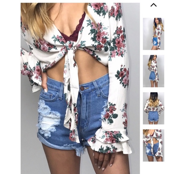 Floral bell sleeve crop - Picture 2 of 2